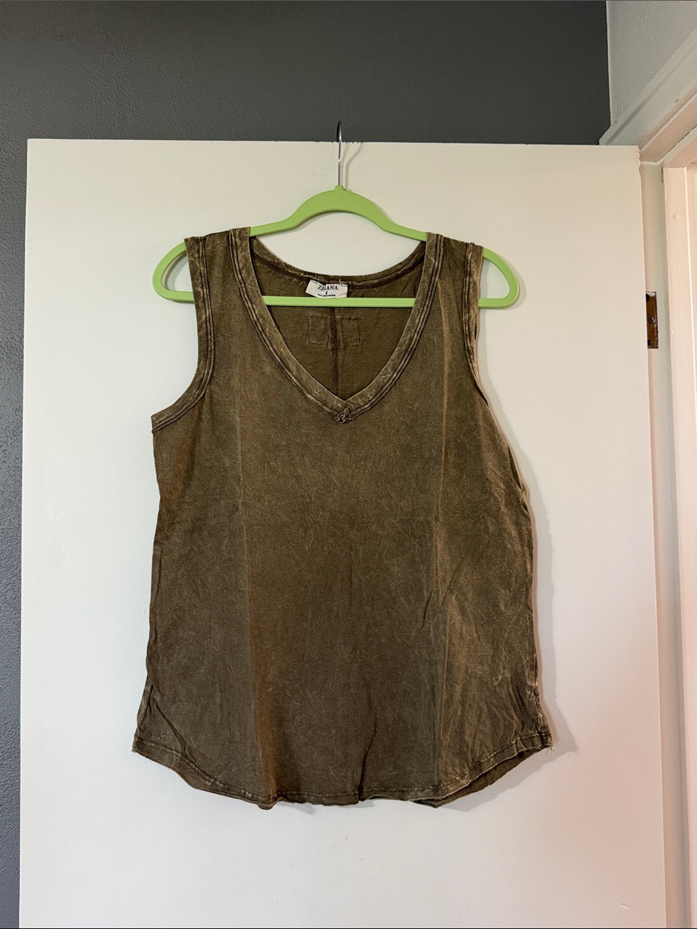 NWOT Zenana Outfitters Olive Washed V-Neck Tank